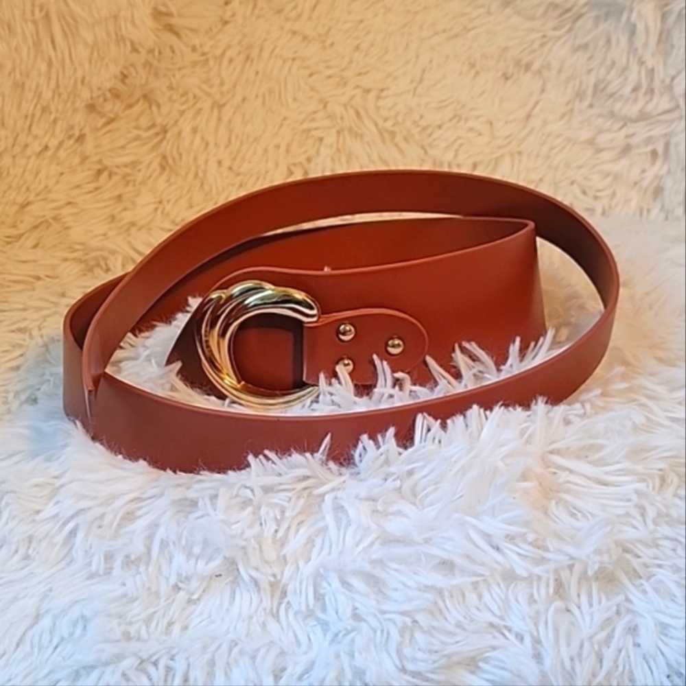 NWOT - Knot Belt with Gold Hardware